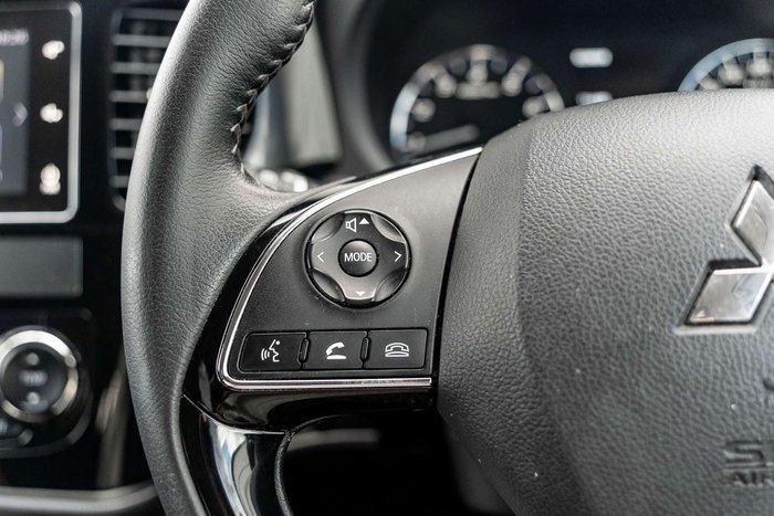 2017 Mitsubishi Outlander LS Safety Pack