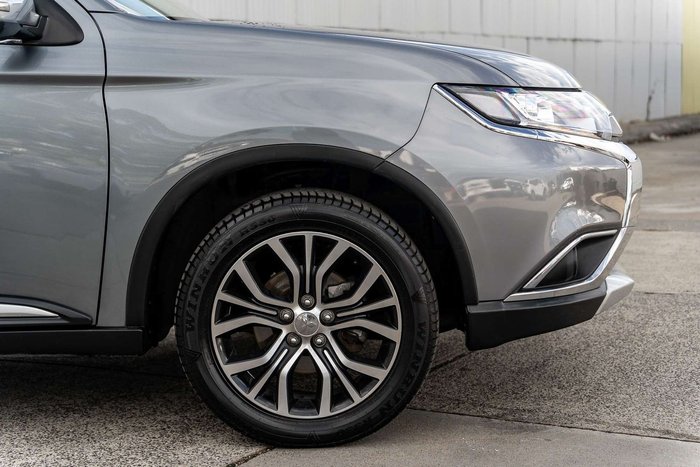 2017 Mitsubishi Outlander LS Safety Pack