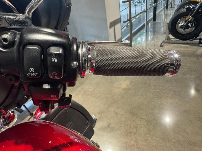 2011 Harley-Davidson Ultra Classic Electra Glide 1690 (FLHTCU) Touring Red