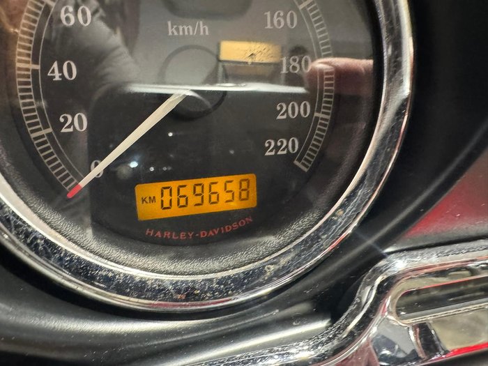 2011 Harley-Davidson Ultra Classic Electra Glide 1690 (FLHTCU) Touring Red