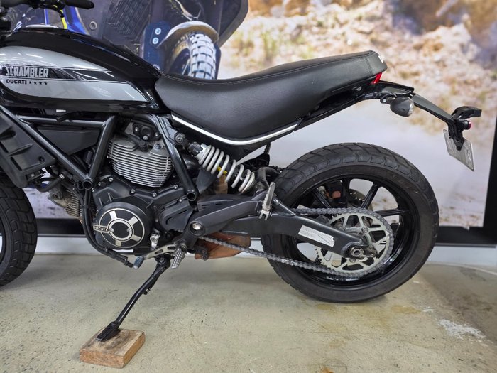 2016 DUCATI SCRAMBLER SIXTY2 BLACK