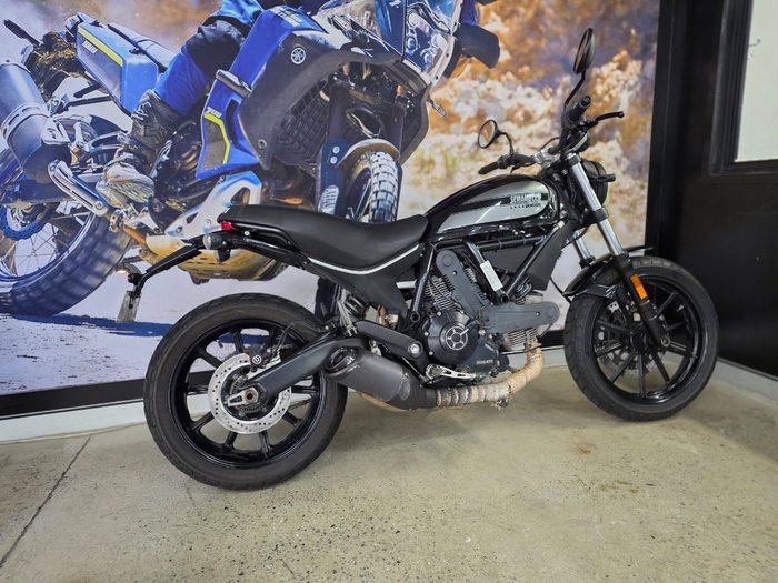 2016 DUCATI SCRAMBLER SIXTY2 BLACK