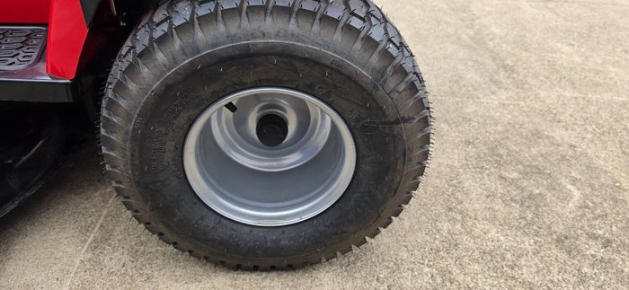 2025 Victa 2025 Victa Mower VSX 42 Inch Cut B20 2692068 Red