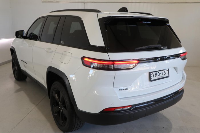 2022 Jeep Grand Cherokee Night Eagle