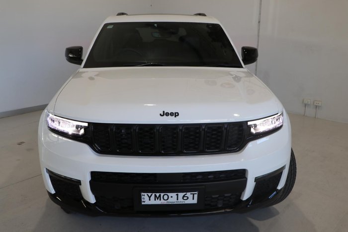 2022 Jeep Grand Cherokee Night Eagle