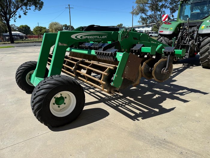 0 K-Line 2930U 3 Metre Trailing Speed Tiller