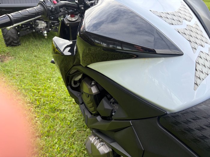 2013 Kawasaki Z800 ABS (ZR800) White