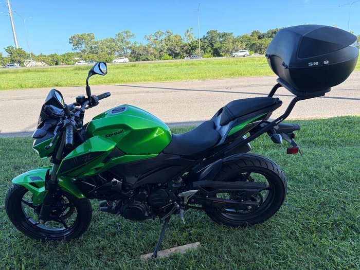 2022 Kawasaki Z400 Green