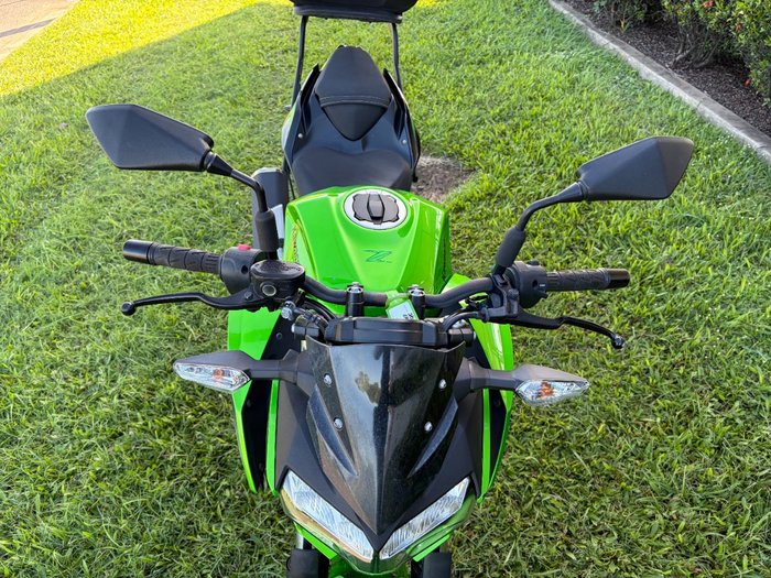 2022 Kawasaki Z400 Green