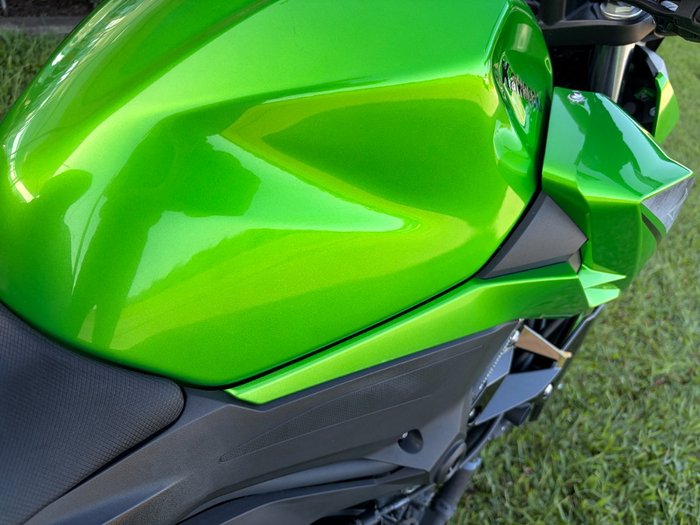 2022 Kawasaki Z400 Green