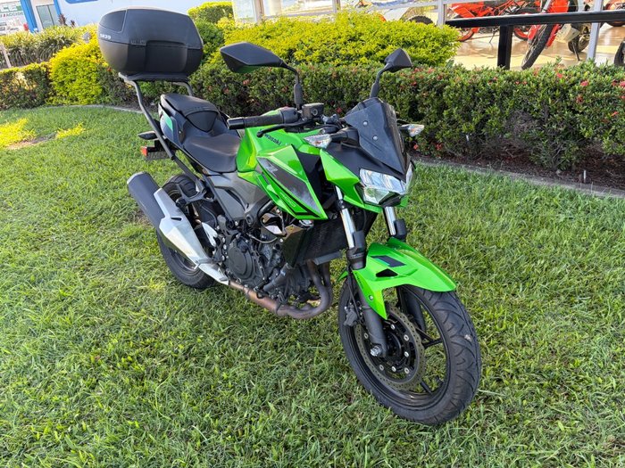 2022 Kawasaki Z400 Green