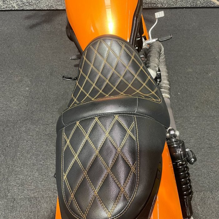 2008 HARLEY-DAVIDSON VRSCAW V-ROD Orange