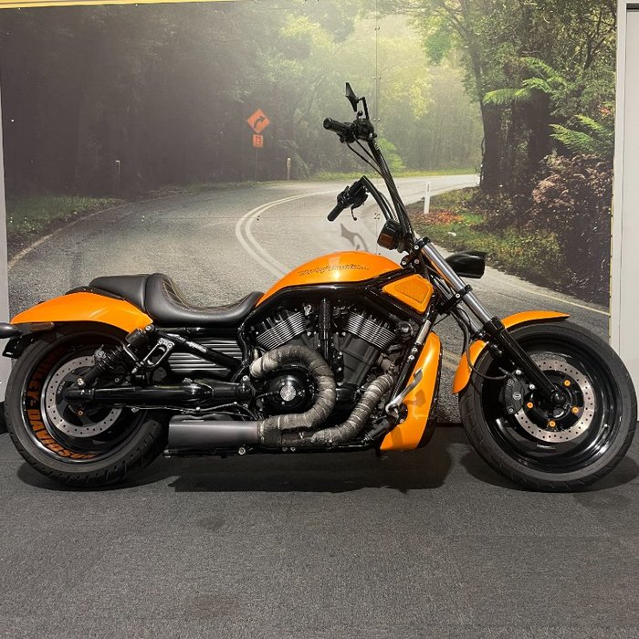 2008 HARLEY-DAVIDSON VRSCAW V-ROD Orange