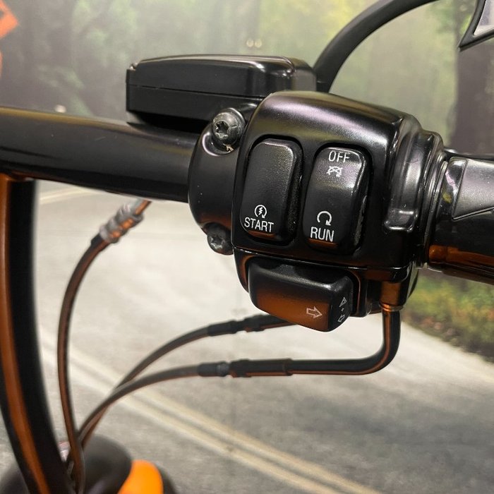 2008 HARLEY-DAVIDSON VRSCAW V-ROD Orange