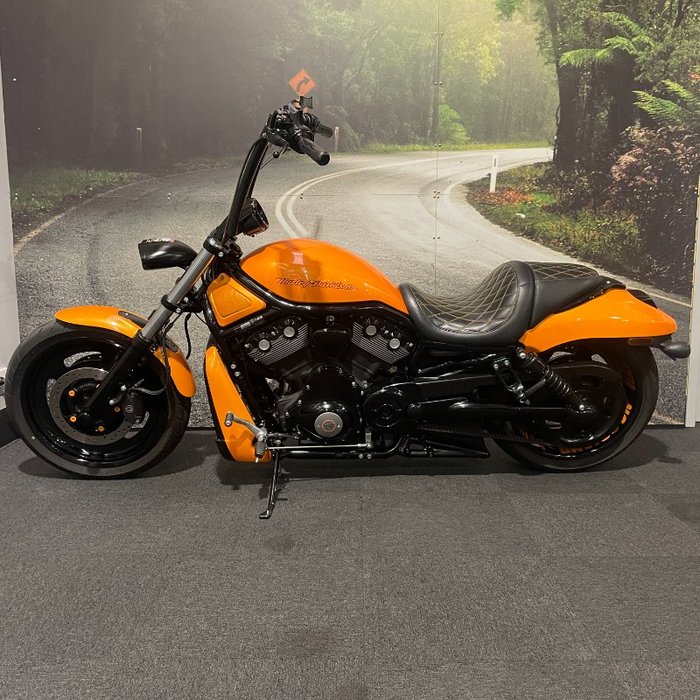 2008 HARLEY-DAVIDSON VRSCAW V-ROD Orange