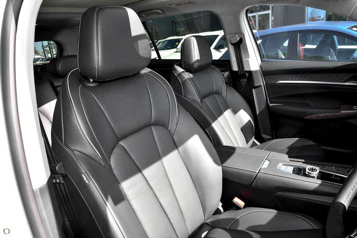 2026 MG QS Essence IS31 MY25 AWD Pearl White