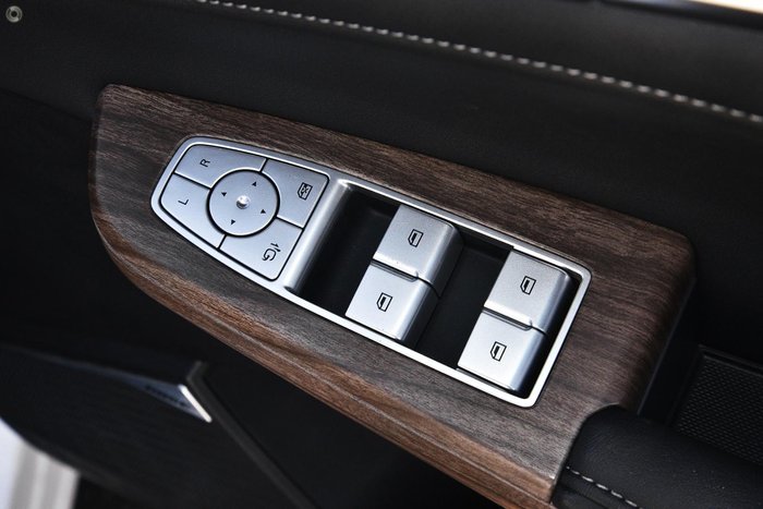 2026 MG QS Essence IS31 MY25 AWD Pearl White