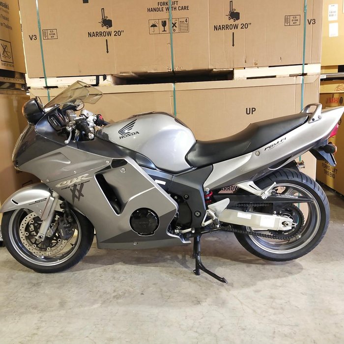 2006 Honda CBR1100 XX Super Blackbird CBR1100 Silver