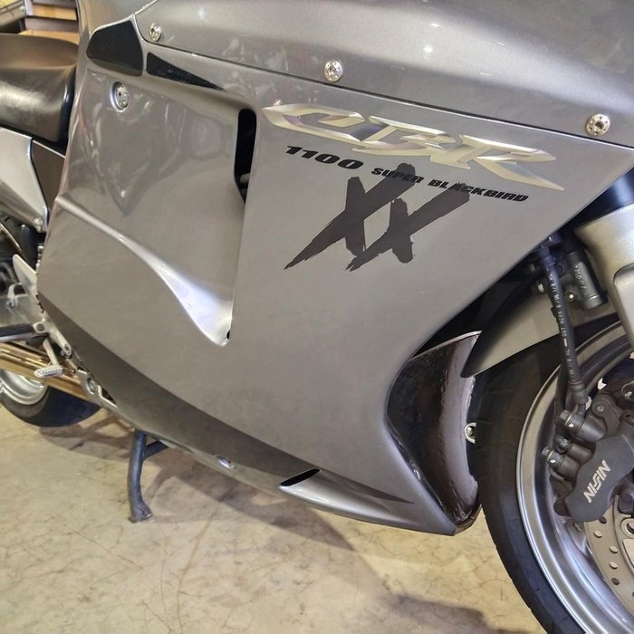 2006 Honda CBR1100 XX Super Blackbird CBR1100 Silver