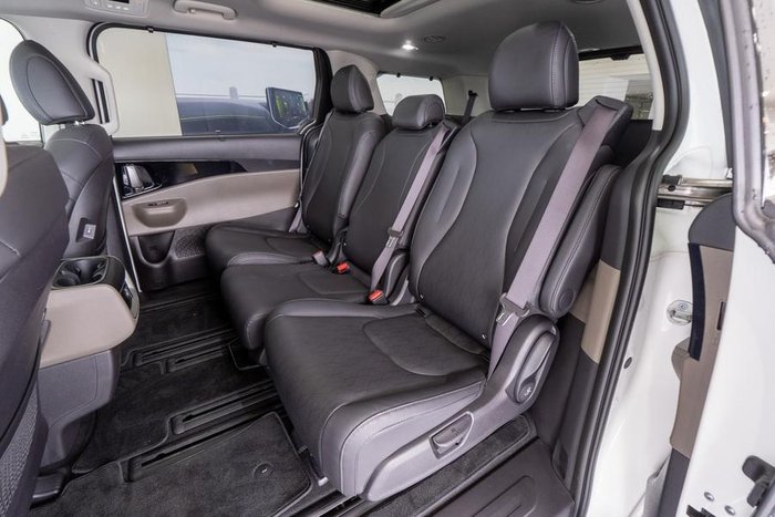 2024 Kia Carnival GT-Line HEV