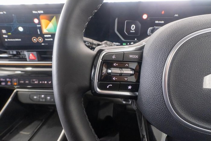 2024 Kia Carnival GT-Line HEV