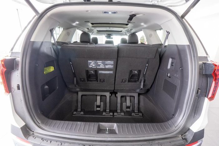 2024 Kia Carnival GT-Line HEV