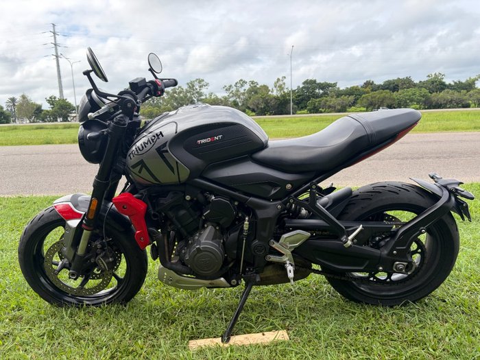 2023 Triumph TRIDENT 660 Silver