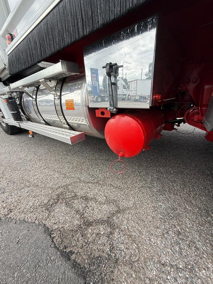 2024 Freightliner Cascadia White