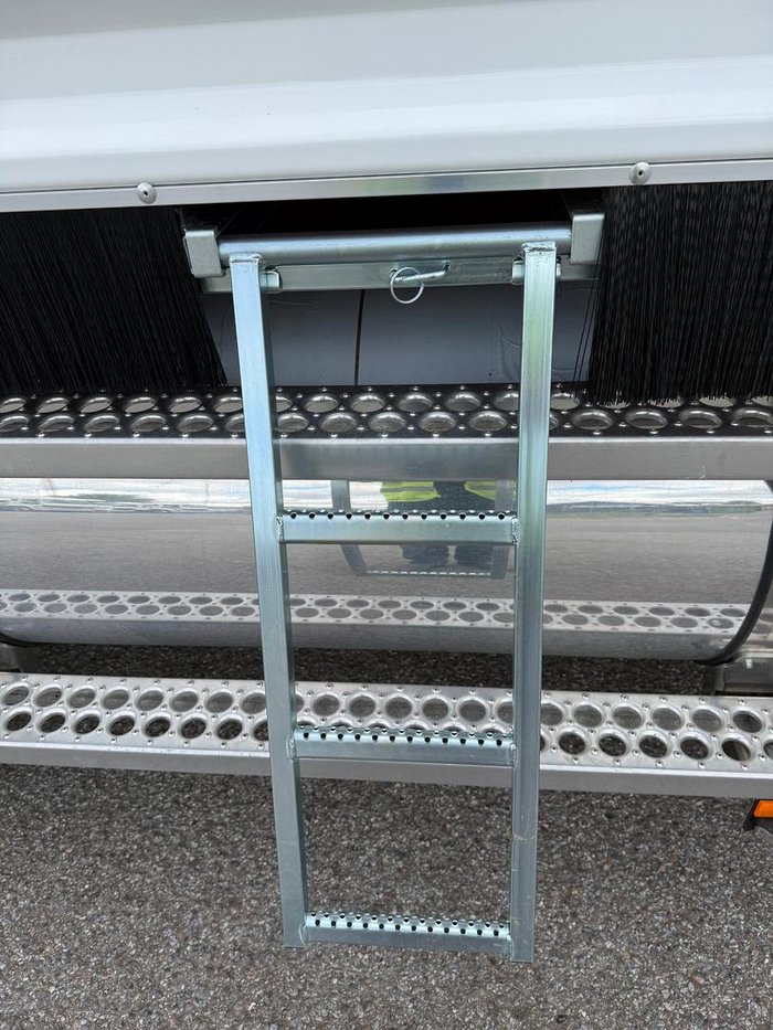 2024 Freightliner Cascadia White