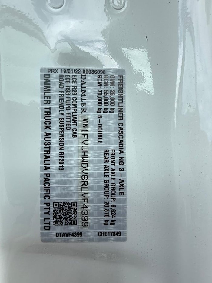 2024 Freightliner Cascadia White