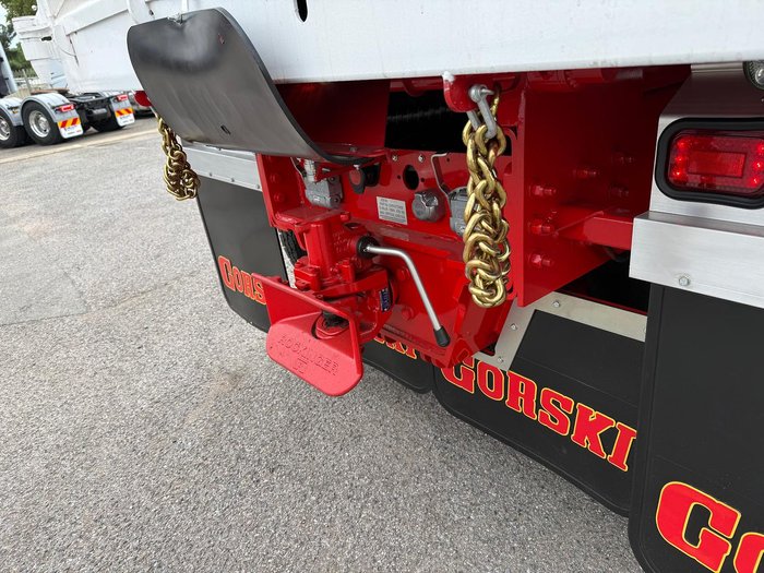 2024 Freightliner Cascadia White