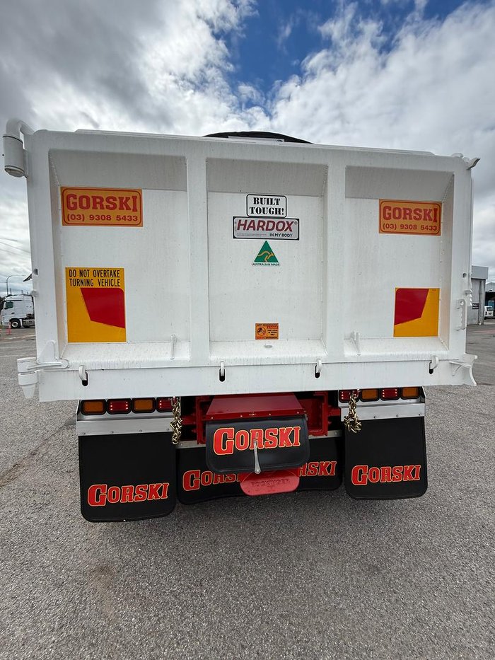 2024 Freightliner Cascadia White