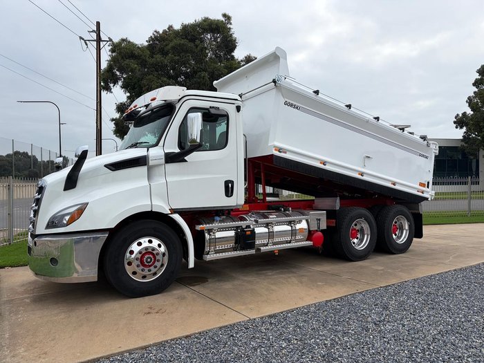 2024 Freightliner Cascadia