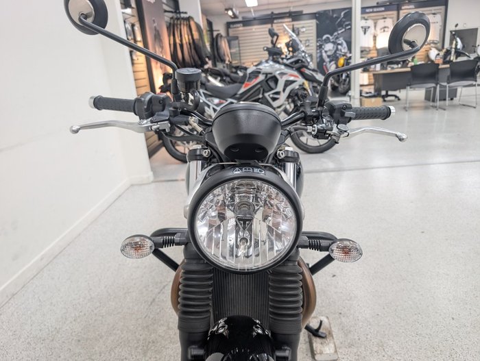 2024 Triumph 2024 Triumph 900CC Speed Twin 900 MATT KHAKI GREEN