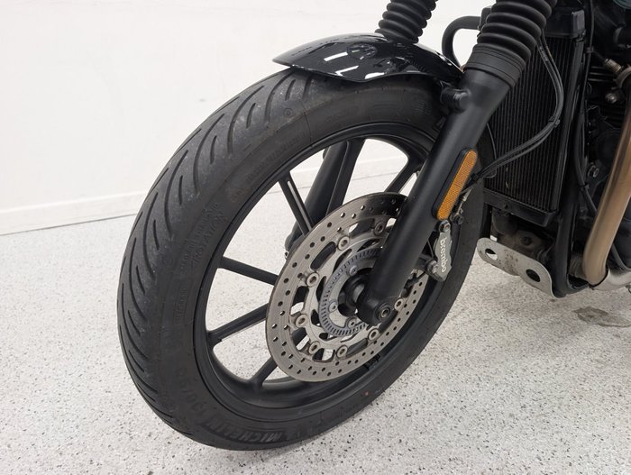 2024 Triumph 2024 Triumph 900CC Speed Twin 900 MATT KHAKI GREEN