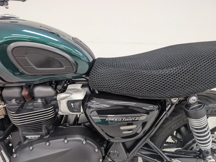 2024 Triumph 2024 Triumph 900CC Speed Twin 900 MATT KHAKI GREEN