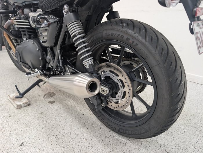 2024 Triumph 2024 Triumph 900CC Speed Twin 900 MATT KHAKI GREEN