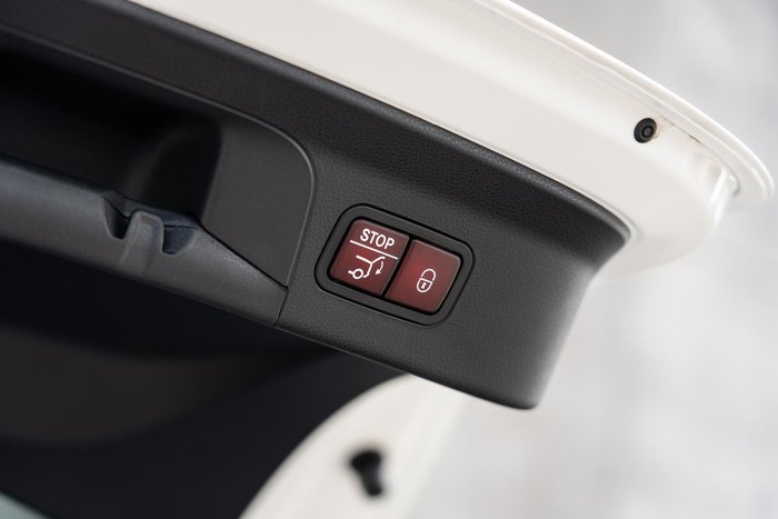 2023 Mercedes-Benz GLC-Class GLC300