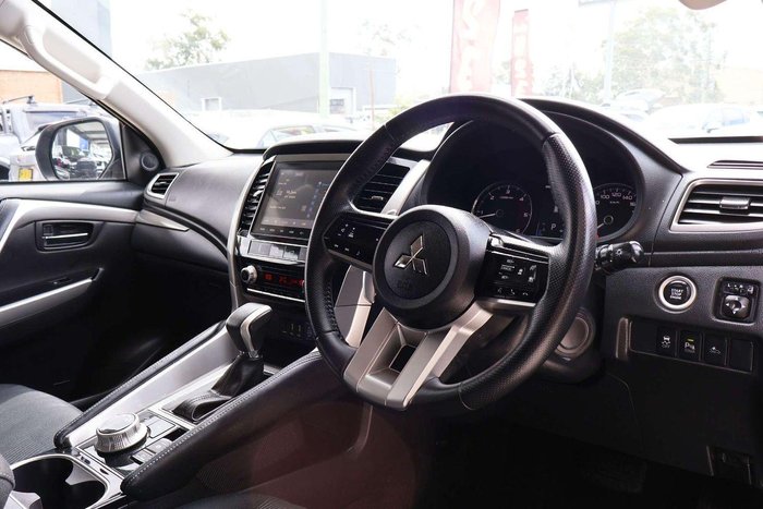 2024 Mitsubishi Pajero Sport GLS