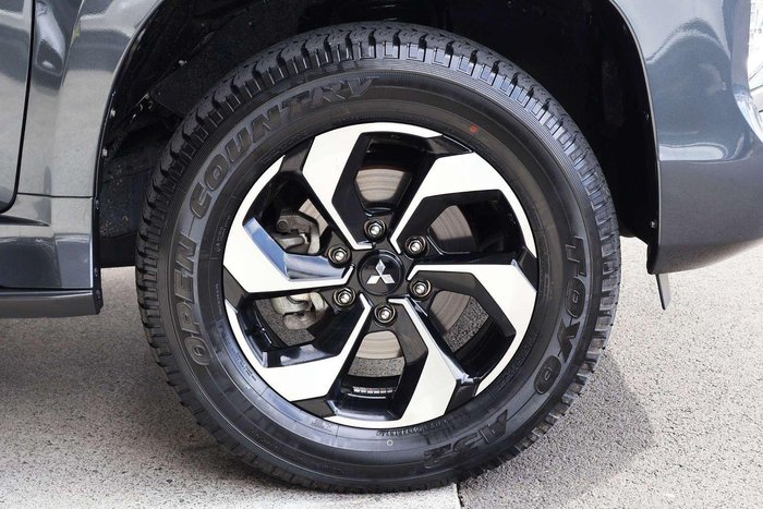 2024 Mitsubishi Pajero Sport GLS