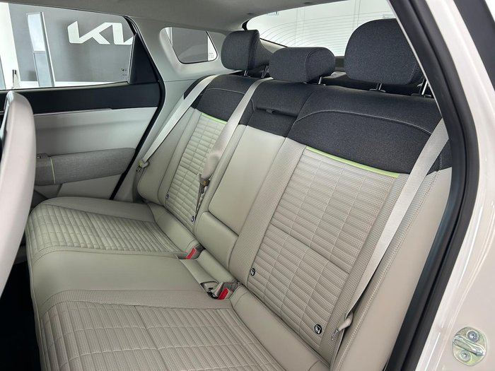 2025 Kia EV4 Earth Long Range