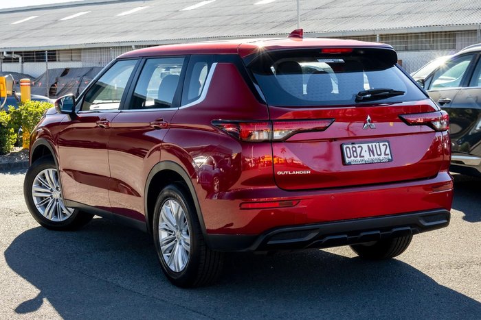 2024 Mitsubishi Outlander ES