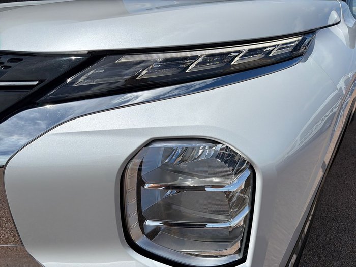 2024 Mitsubishi Outlander LS