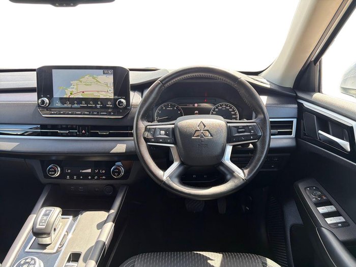 2024 Mitsubishi Outlander LS