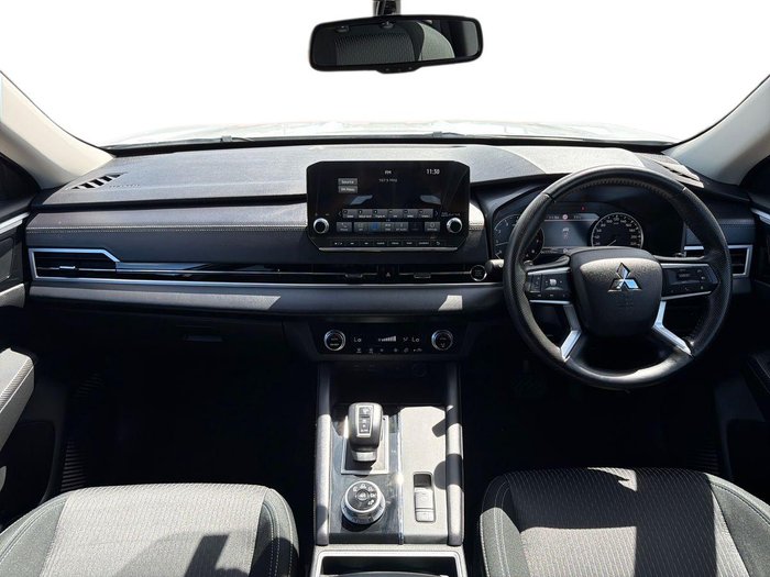 2024 Mitsubishi Outlander LS