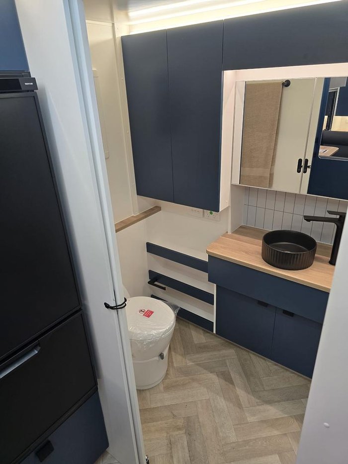 2026 New Age Caravans Manta Ray Mr20 Save $8,425 Was $ 84,249