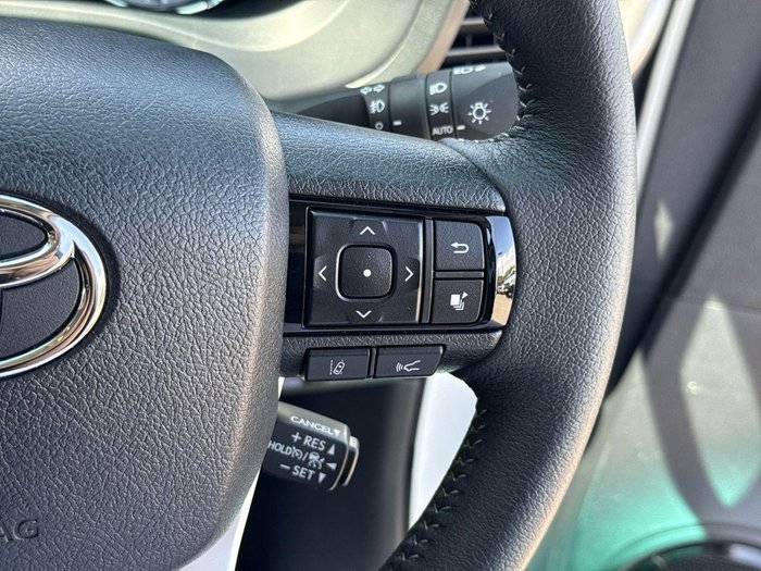 2025 Toyota Hilux SR5 48V