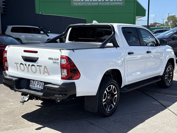 2025 Toyota Hilux SR5 48V