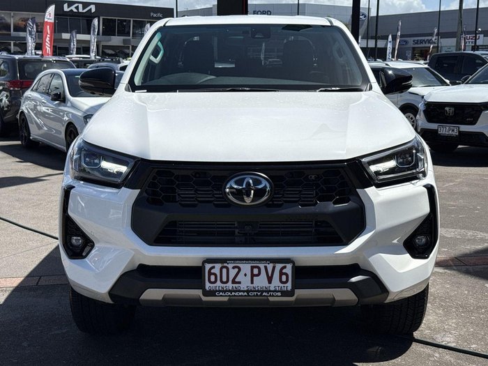 2025 Toyota Hilux SR5 48V