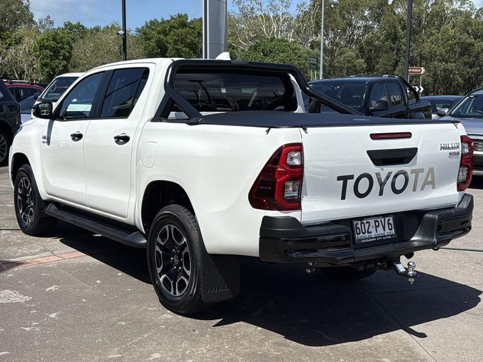 2025 Toyota Hilux SR5 48V